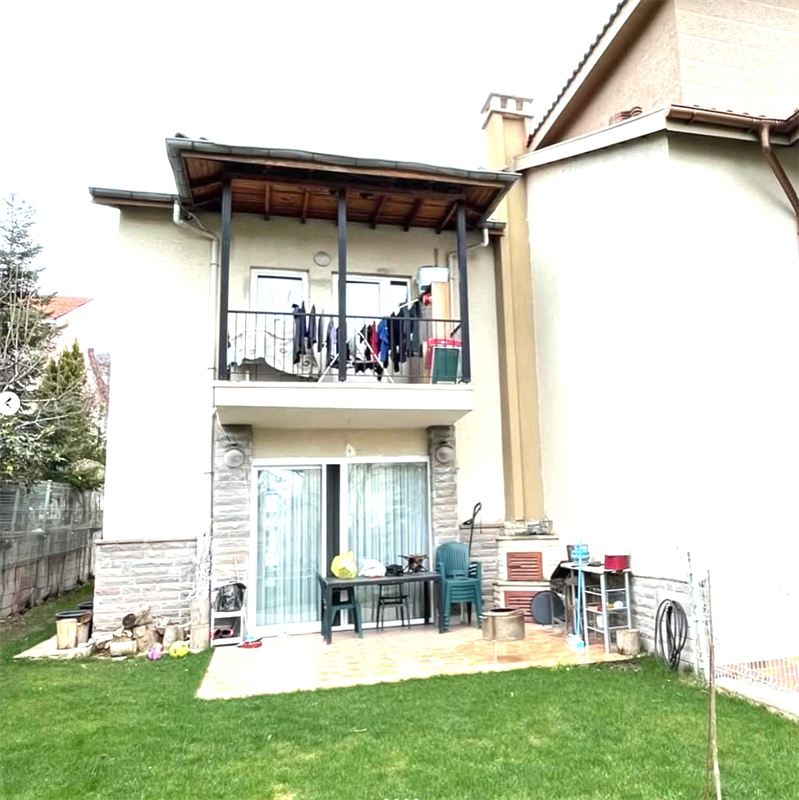Öncesi: arka cephe ve bahçe