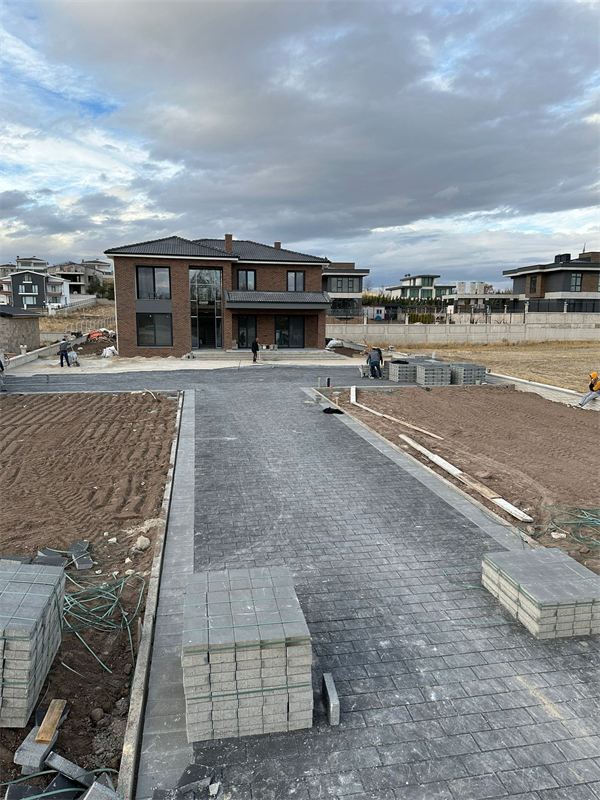 Gölbaşı Hacıhasan'da özel villa ve çevresi